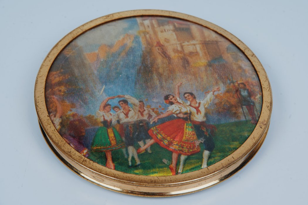 Polvera pintada